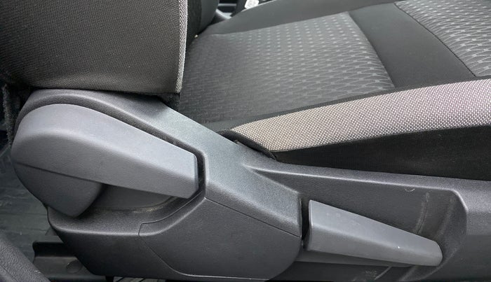 2022 Nissan MAGNITE XV TURBO CVT, Petrol, Automatic, 3,743 km, Driver Side Adjustment Panel