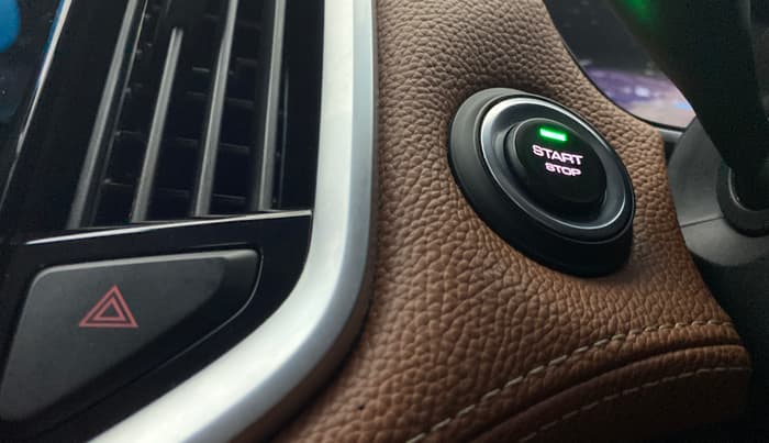 2021 MG HECTOR PLUS SHARP 1.5 PETROL TURBO HYBRID MT 6-STR, Petrol, Manual, 28,767 km, Keyless Start/ Stop Button