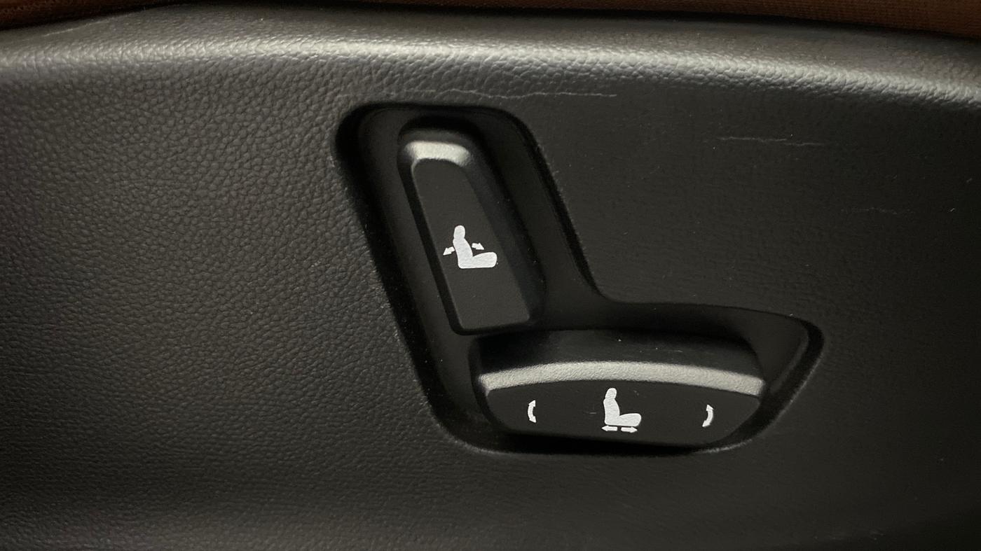 2021 MG HECTOR PLUS SHARP 1.5 PETROL TURBO HYBRID MT 6-STR, Petrol, Manual, 28,767 km, Driver Side Adjustment Panel