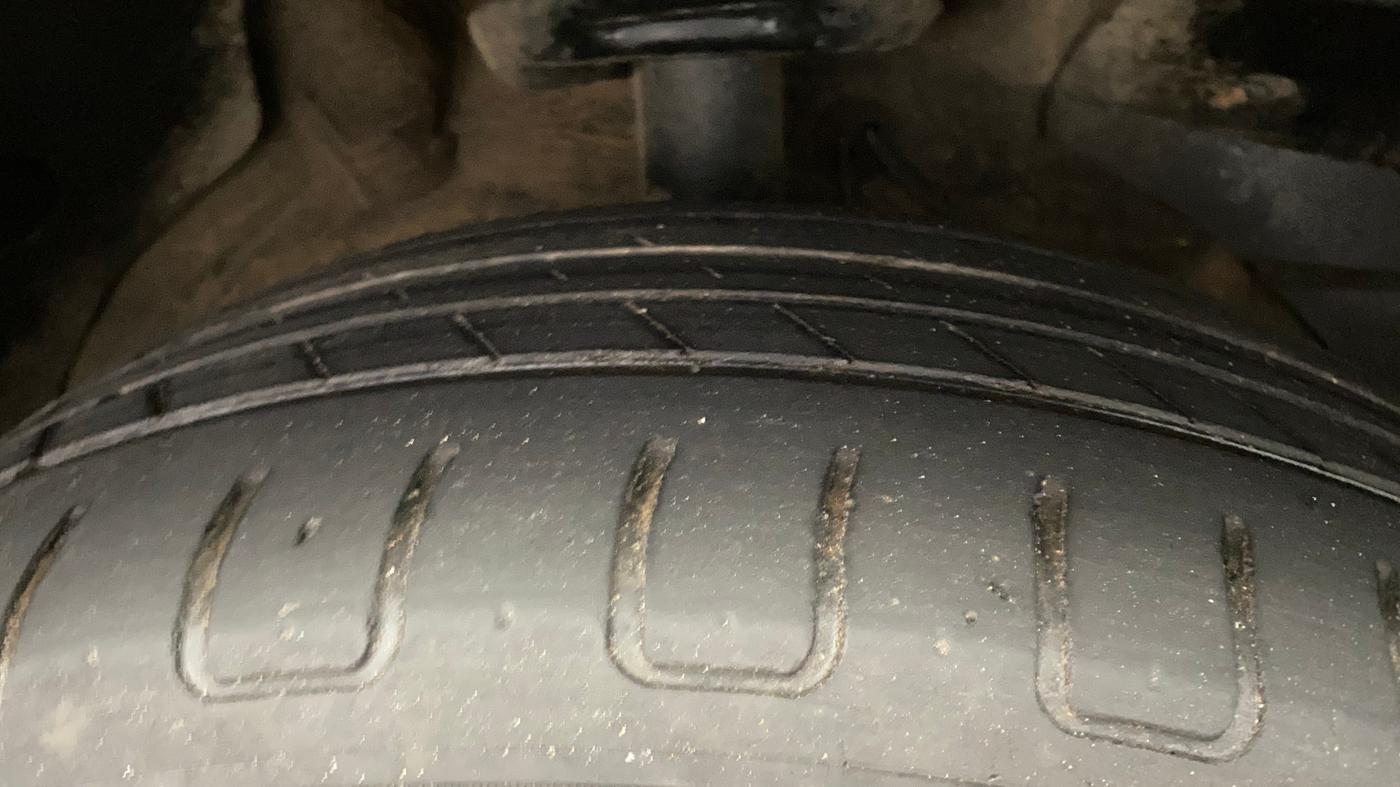 2021 MG HECTOR PLUS SHARP 1.5 PETROL TURBO HYBRID MT 6-STR, Petrol, Manual, 28,767 km, Right Front Tyre Tread