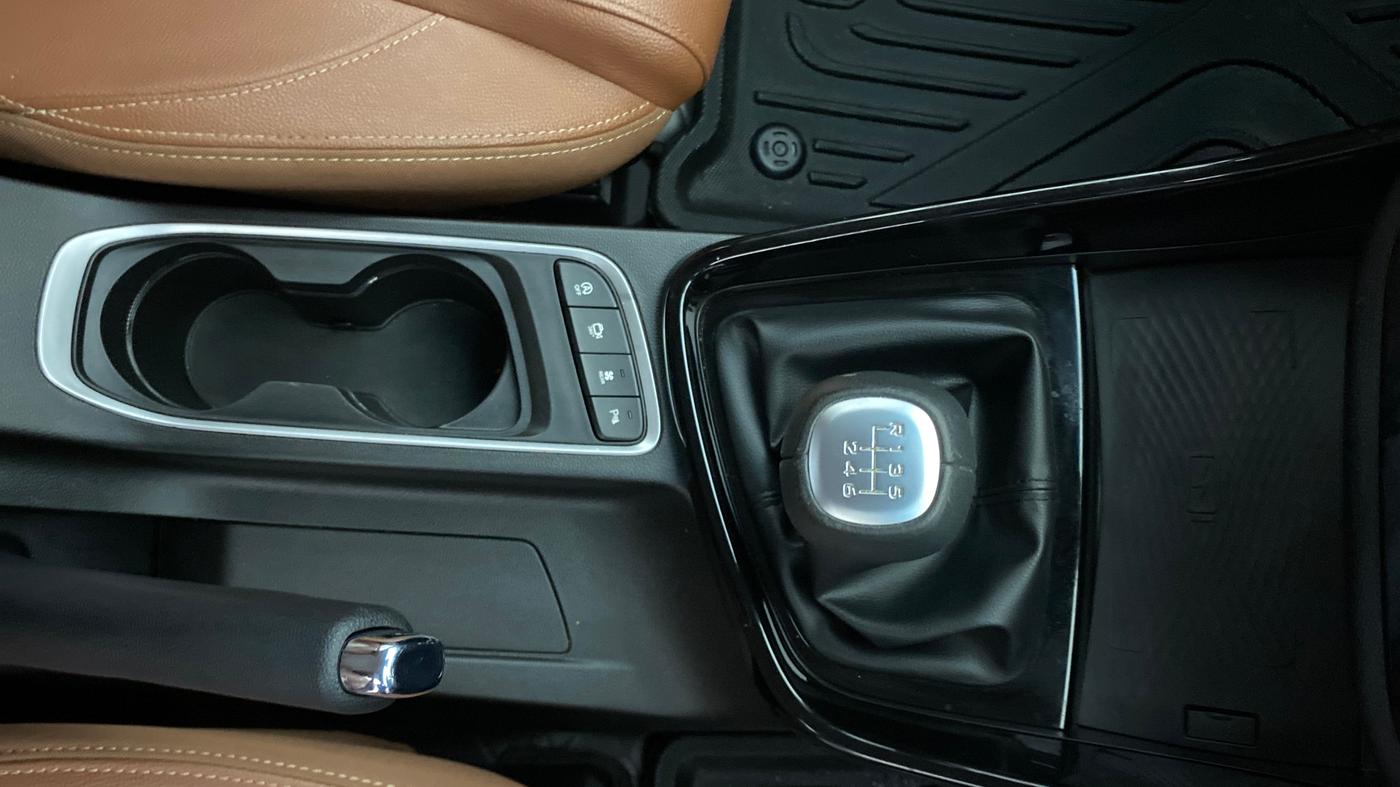 2021 MG HECTOR PLUS SHARP 1.5 PETROL TURBO HYBRID MT 6-STR, Petrol, Manual, 28,767 km, Gear Lever