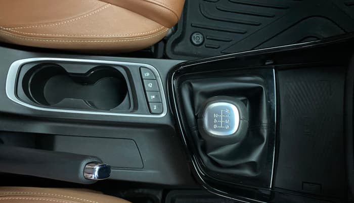 2021 MG HECTOR PLUS SHARP 1.5 PETROL TURBO HYBRID MT 6-STR, Petrol, Manual, 28,767 km, Gear Lever