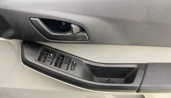 2020 Tata Tiago XT PETROL, Petrol, Manual, 62,078 km, Driver Side Door Panels Control
