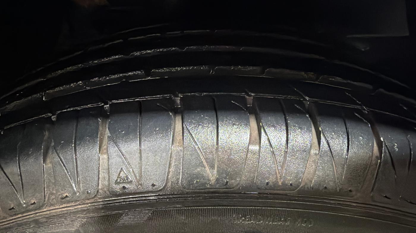 2017 Tata NEXON XZ PLUS PETROL, Petrol, Manual, 66,378 km, Right Front Tyre Tread