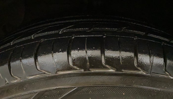 2016 Hyundai Grand i10 SPORTZ 1.2 KAPPA VTVT, Petrol, Manual, 70,780 km, Left Front Tyre Tread