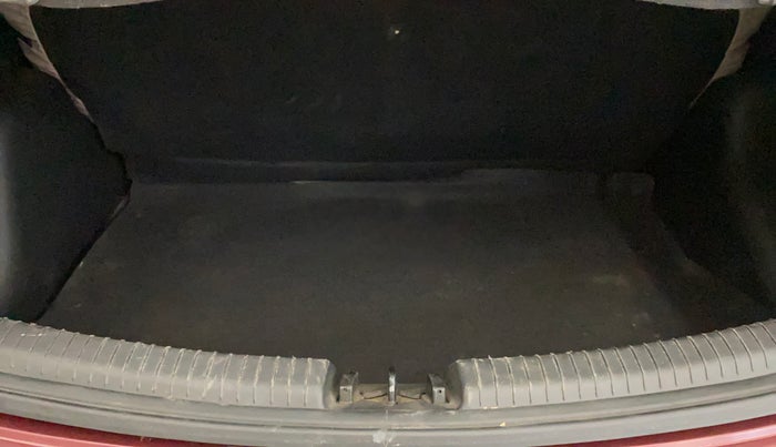 2016 Hyundai Grand i10 SPORTZ 1.2 KAPPA VTVT, Petrol, Manual, 70,780 km, Boot Inside