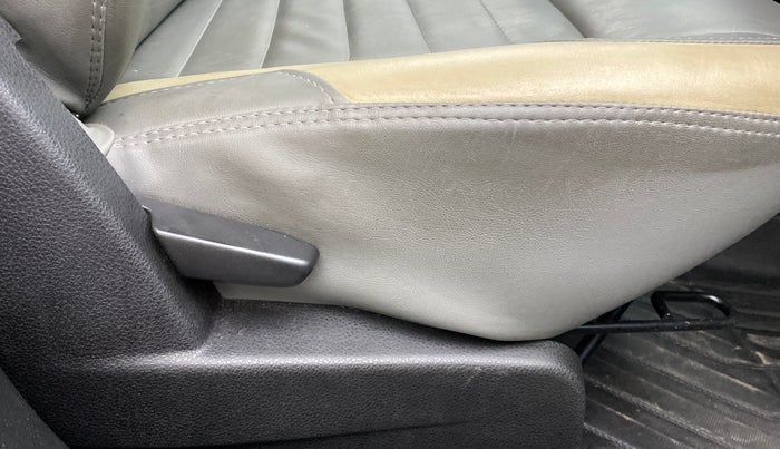 2020 Renault Duster RXZ, Petrol, Manual, 20,743 km, Driver Side Adjustment Panel