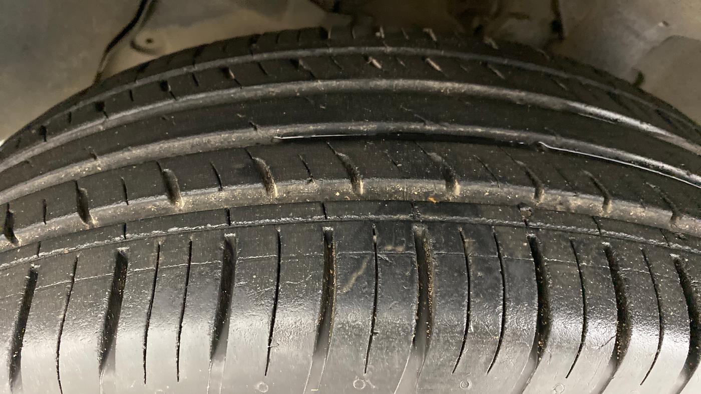 2020 Renault Duster RXZ, Petrol, Manual, 20,743 km, Left Front Tyre Tread