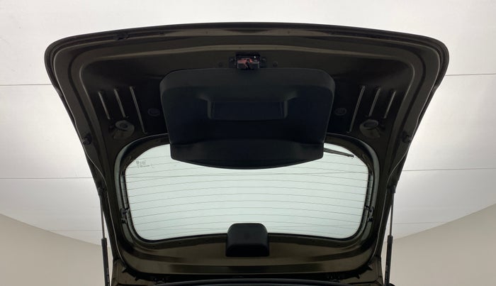 2020 Renault Duster RXZ, Petrol, Manual, 20,743 km, Boot Door Open