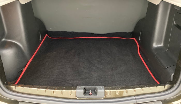 2020 Renault Duster RXZ, Petrol, Manual, 20,743 km, Boot Inside