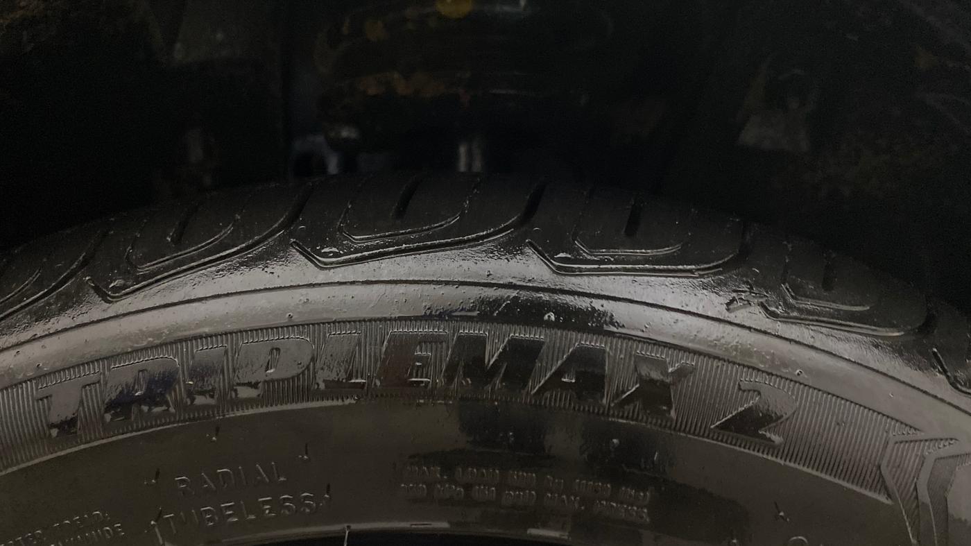 2023 Tata ALTROZ XZ PETROL, Petrol, Manual, 39,126 km, Right Front Tyre Tread