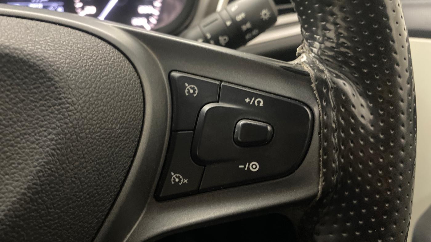 2023 Tata ALTROZ XZ PETROL, Petrol, Manual, 39,126 km, Adaptive Cruise Control