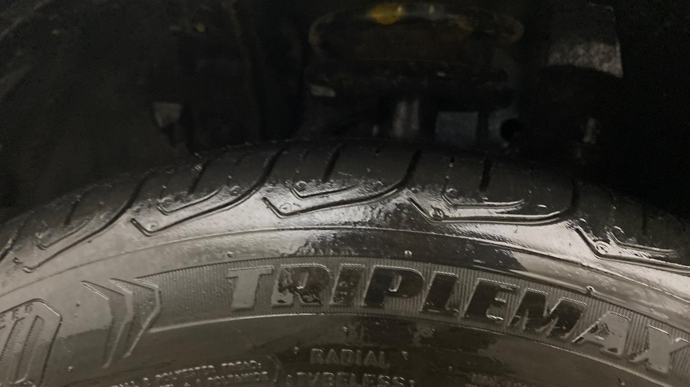 2023 Tata ALTROZ XZ PETROL, Petrol, Manual, 39,126 km, Left Front Tyre Tread