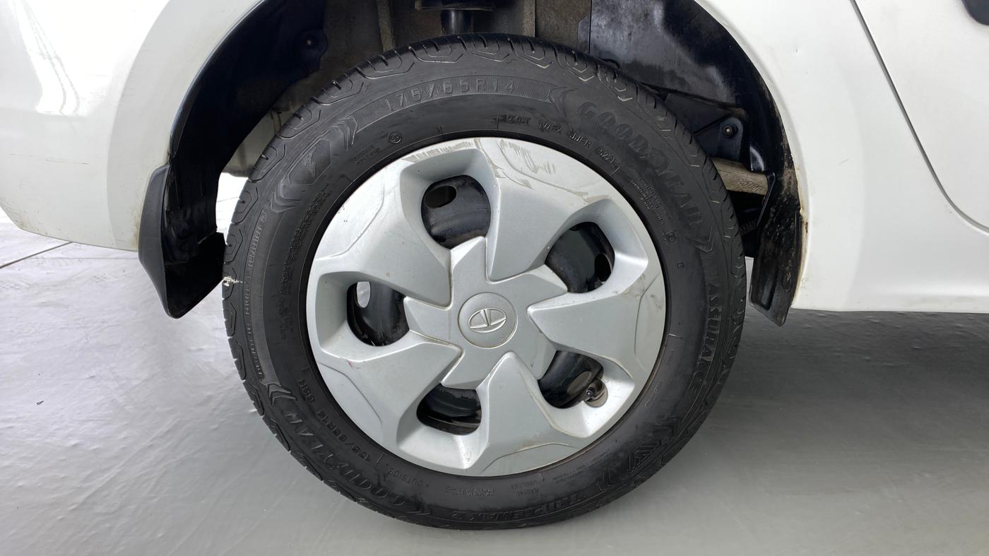 2022 Tata TIGOR XZ CNG, CNG, Manual, 19,474 km, Right Rear Wheel
