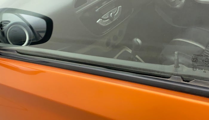 2014 Maruti Alto K10 VXI AMT, Petrol, Automatic, 28,092 km, Front passenger door - Weather strip has minor damage