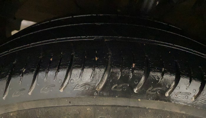 2021 Maruti Baleno DELTA PETROL 1.2, Petrol, Manual, 40,223 km, Left Front Tyre Tread