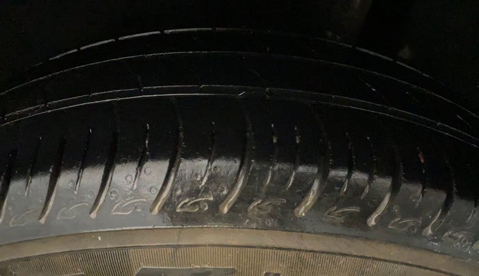 2021 Maruti Baleno DELTA PETROL 1.2, Petrol, Manual, 40,223 km, Left Rear Tyre Tread