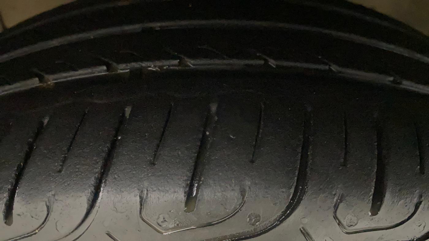 2013 Ford Figo EXI 1.2 PETROL, CNG, Manual, 71,561 km, Left Front Tyre Tread