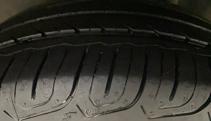 2013 Ford Figo EXI 1.2 PETROL, CNG, Manual, 71,561 km, Left Rear Tyre Tread