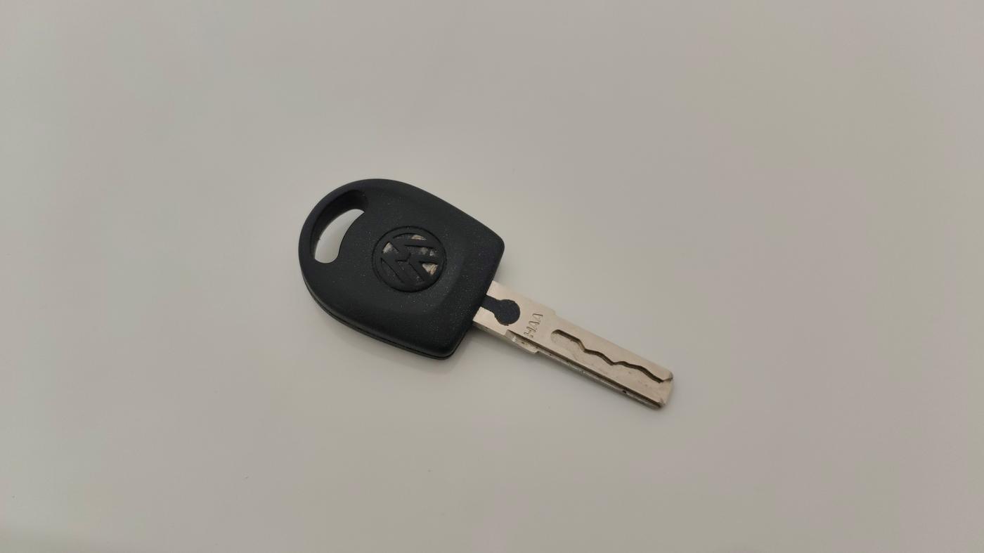 2014 Volkswagen Polo COMFORTLINE 1.2L, Petrol, Manual, 93,613 km, Key Close Up