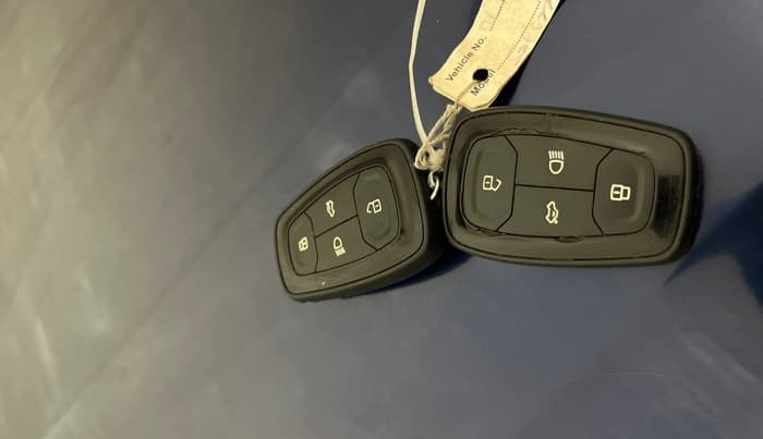 2021 Tata Safari XZ PLUS, Diesel, Manual, 48,818 km, Key Close Up