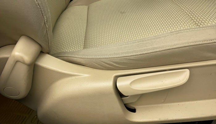 2017 Volkswagen Polo HIGHLINE1.2L, Petrol, Manual, 31,994 km, Driver Side Adjustment Panel