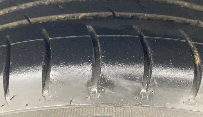 2014 Hyundai Grand i10 ASTA 1.2 KAPPA VTVT, Petrol, Manual, 93,550 km, Right Rear Tyre Tread