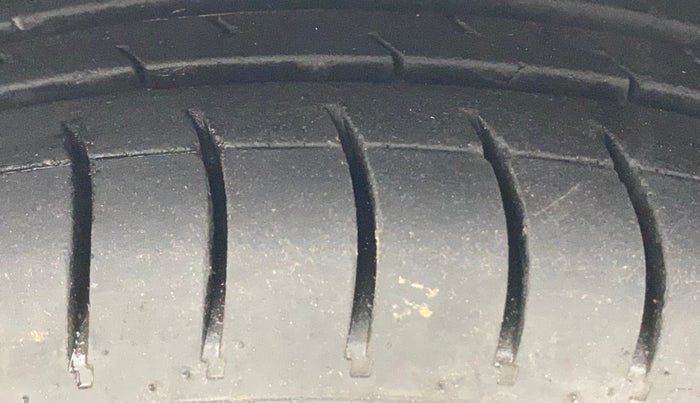 2014 Hyundai Grand i10 ASTA 1.2 KAPPA VTVT, Petrol, Manual, 93,550 km, Left Front Tyre Tread