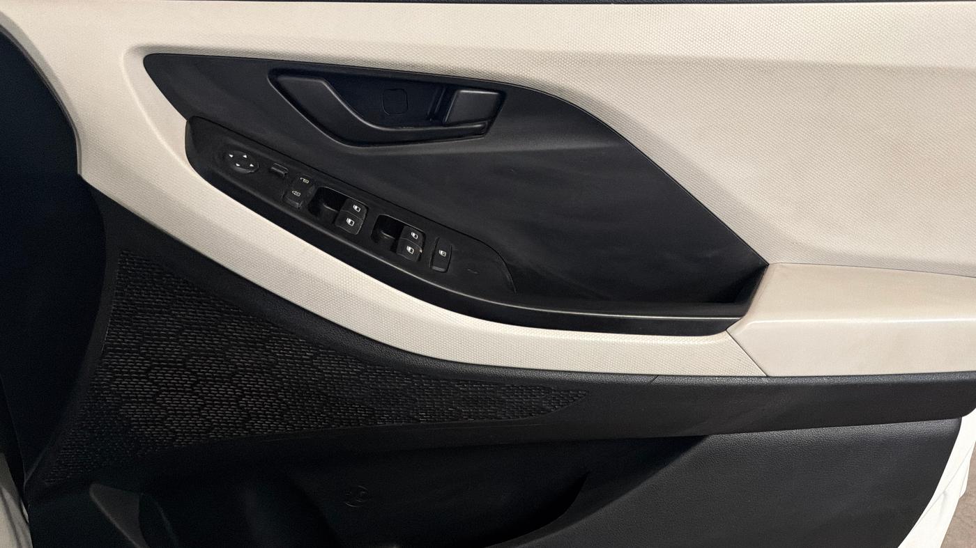 2023 Hyundai Creta EX 1.5 PETROL, Petrol, Manual, 60,679 km, Driver Side Door Panels Control