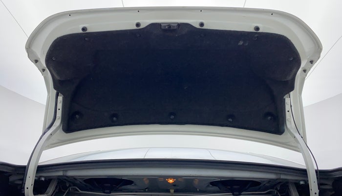 2016 Toyota Corolla Altis VL AT, Petrol, Automatic, 91,113 km, Boot Door Open