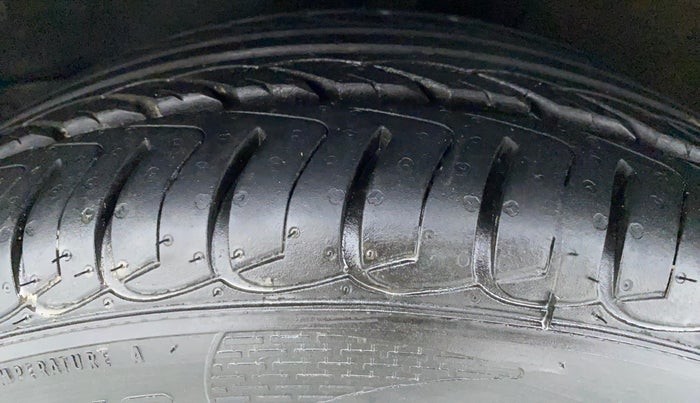 2016 Toyota Corolla Altis VL AT, Petrol, Automatic, 91,113 km, Left Front Tyre Tread