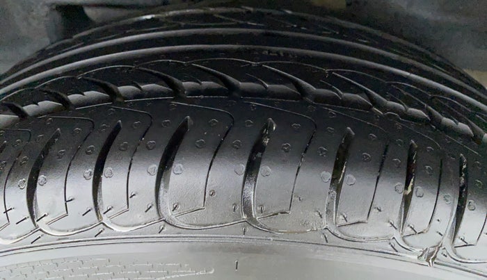 2016 Toyota Corolla Altis VL AT, Petrol, Automatic, 91,113 km, Left Rear Tyre Tread