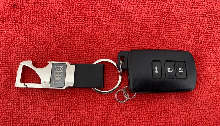 2016 Toyota Corolla Altis VL AT, Petrol, Automatic, 91,113 km, Key Close Up