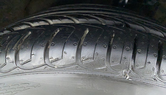2016 Toyota Corolla Altis VL AT, Petrol, Automatic, 91,113 km, Right Front Tyre Tread