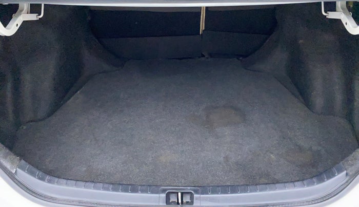 2016 Toyota Corolla Altis VL AT, Petrol, Automatic, 91,113 km, Boot Inside