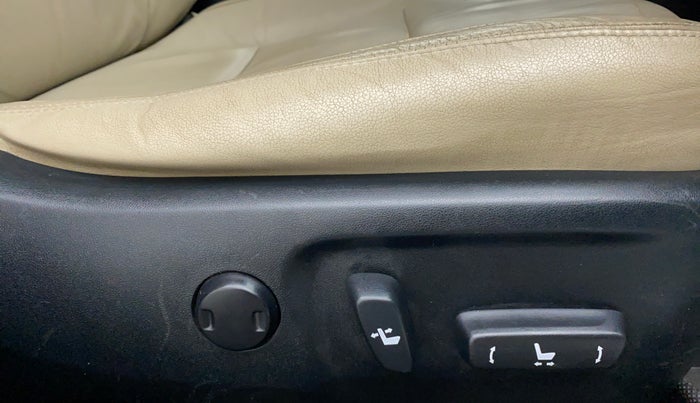 2016 Toyota Corolla Altis VL AT, Petrol, Automatic, 91,113 km, Heated Steering Wheels