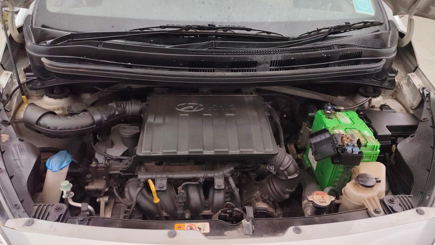 2015 Hyundai Xcent SX 1.2 (O), Petrol, Manual, 48,115 km, Engine View