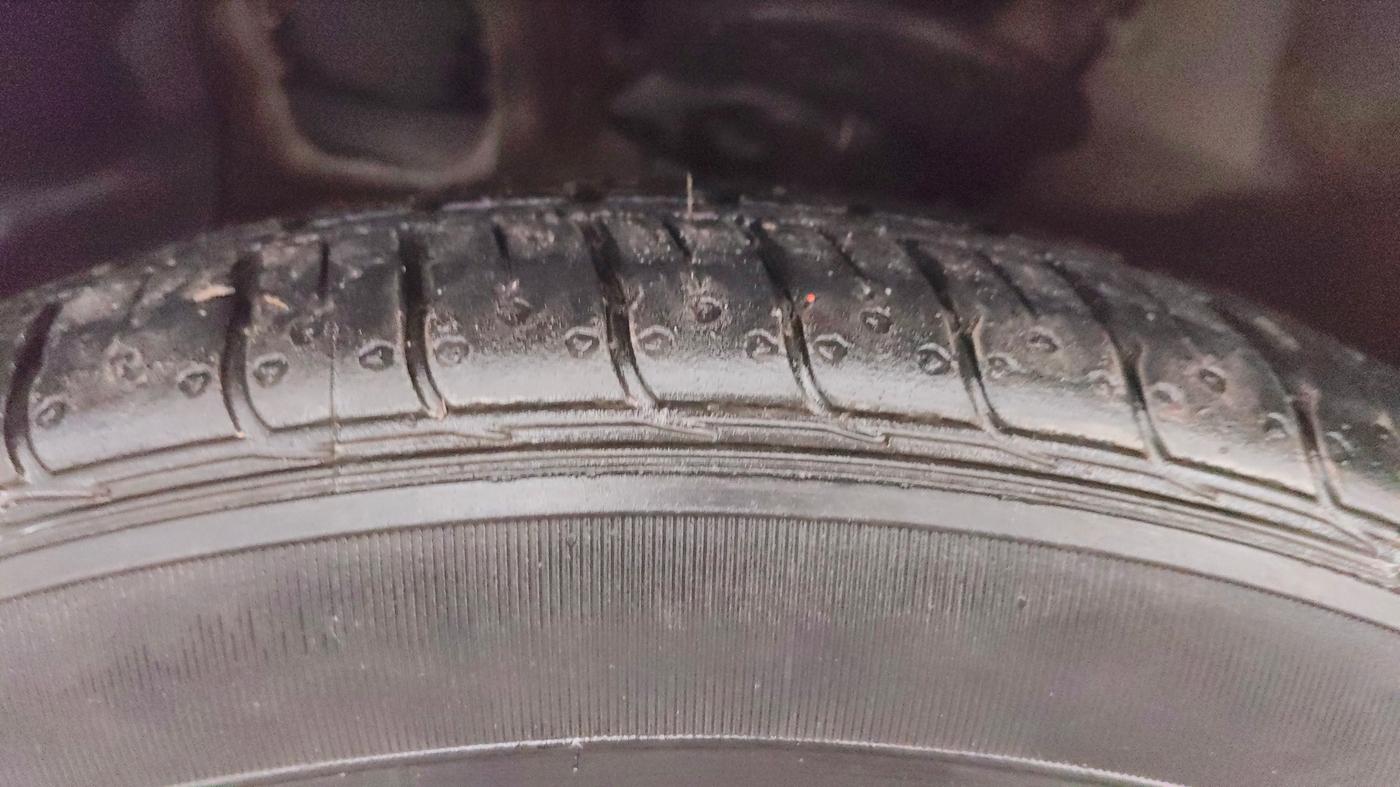 2015 Hyundai Xcent SX 1.2 (O), Petrol, Manual, 48,115 km, Left Front Tyre Tread