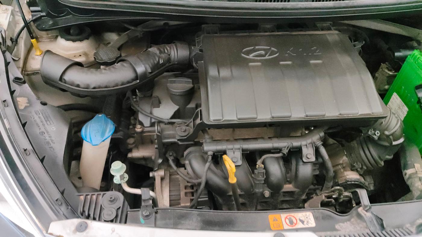 2015 Hyundai Xcent SX 1.2 (O), Petrol, Manual, 48,115 km, Engine View - Right