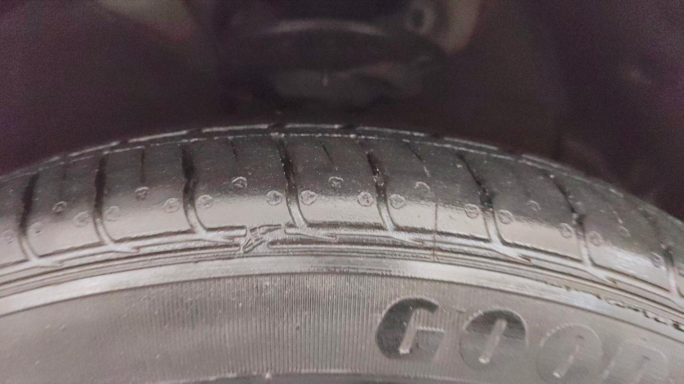 2015 Hyundai Xcent SX 1.2 (O), Petrol, Manual, 48,115 km, Right Front Tyre Tread