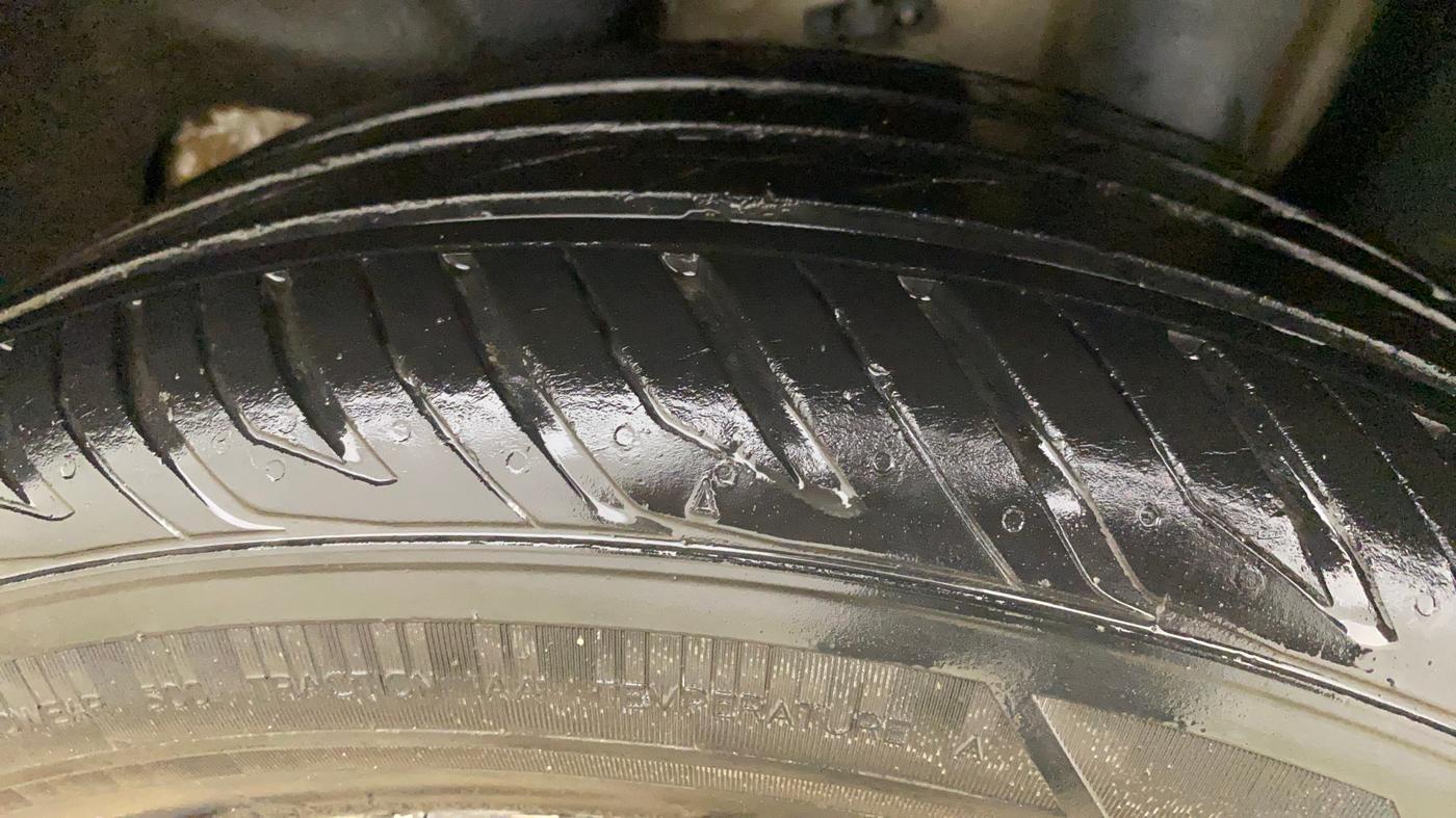 2017 Skoda Octavia AMBITION PLUS AT 1.8 TSI, Petrol, Automatic, 64,017 km, Left Rear Tyre Tread