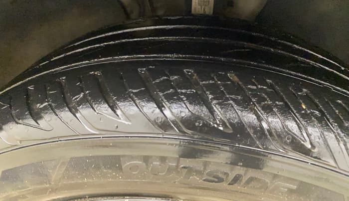 2017 Skoda Octavia AMBITION PLUS AT 1.8 TSI, Petrol, Automatic, 64,017 km, Right Front Tyre Tread