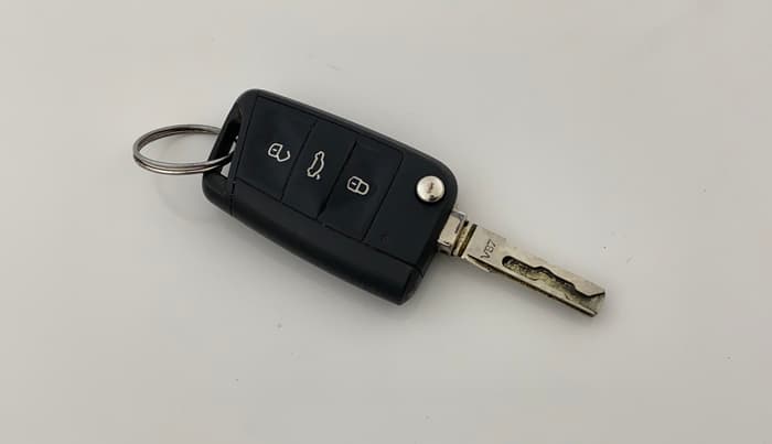 2017 Skoda Octavia AMBITION PLUS AT 1.8 TSI, Petrol, Automatic, 64,017 km, Key Close Up