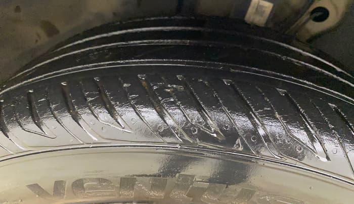 2017 Skoda Octavia AMBITION PLUS AT 1.8 TSI, Petrol, Automatic, 64,017 km, Left Front Tyre Tread