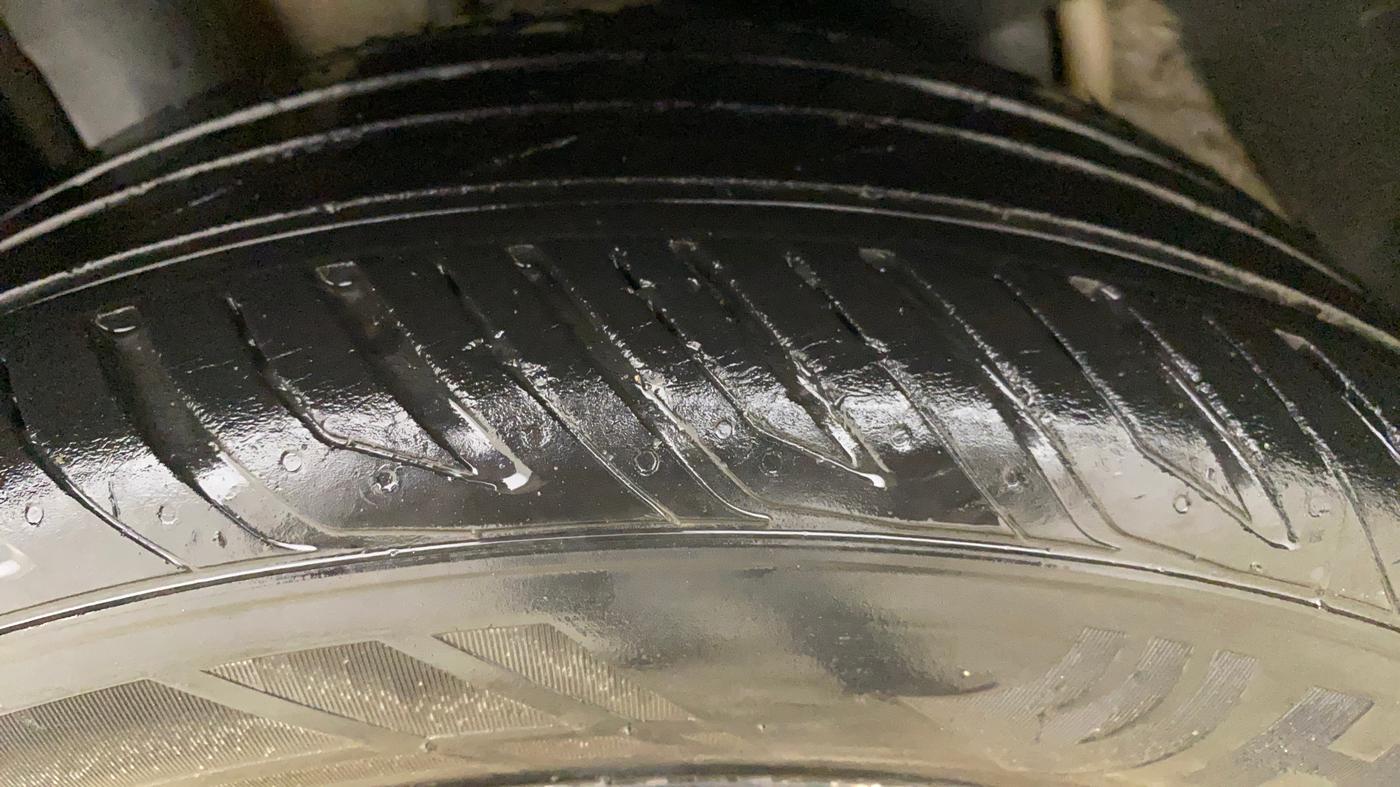 2017 Skoda Octavia AMBITION PLUS AT 1.8 TSI, Petrol, Automatic, 64,017 km, Right Rear Tyre Tread