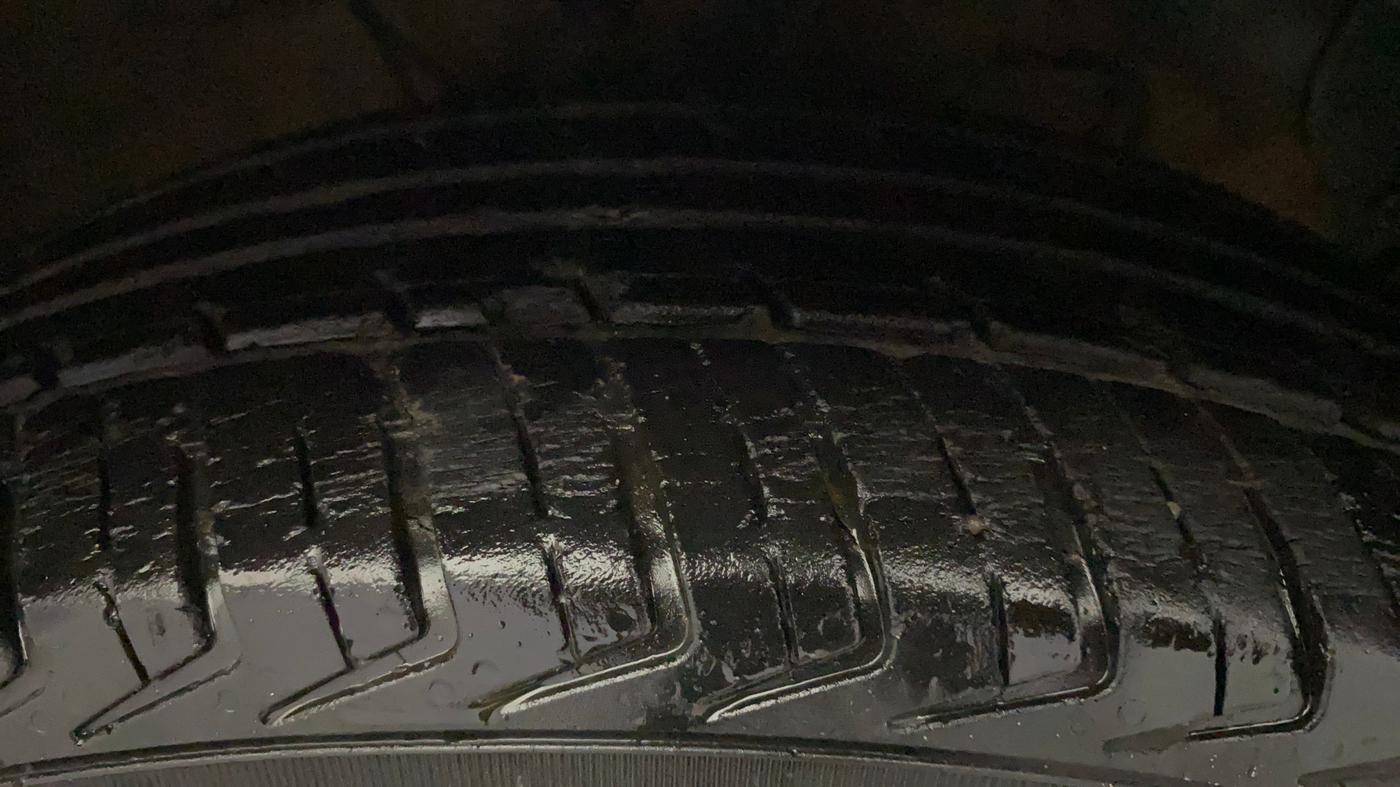 2019 Hyundai NEW SANTRO ERA, Petrol, Manual, 1,42,056 km, Right Front Tyre Tread