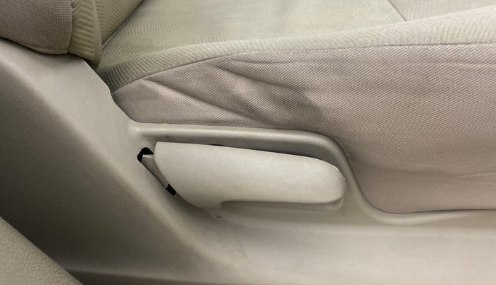 2016 Maruti Ertiga VXI, Petrol, Manual, 79,951 km, Driver Side Adjustment Panel