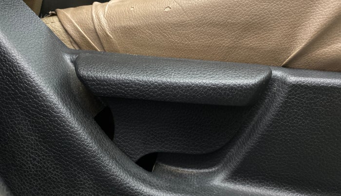 2018 Hyundai Eon SPORTZ, Petrol, Manual, 22,380 km, Driver Side Adjustment Panel