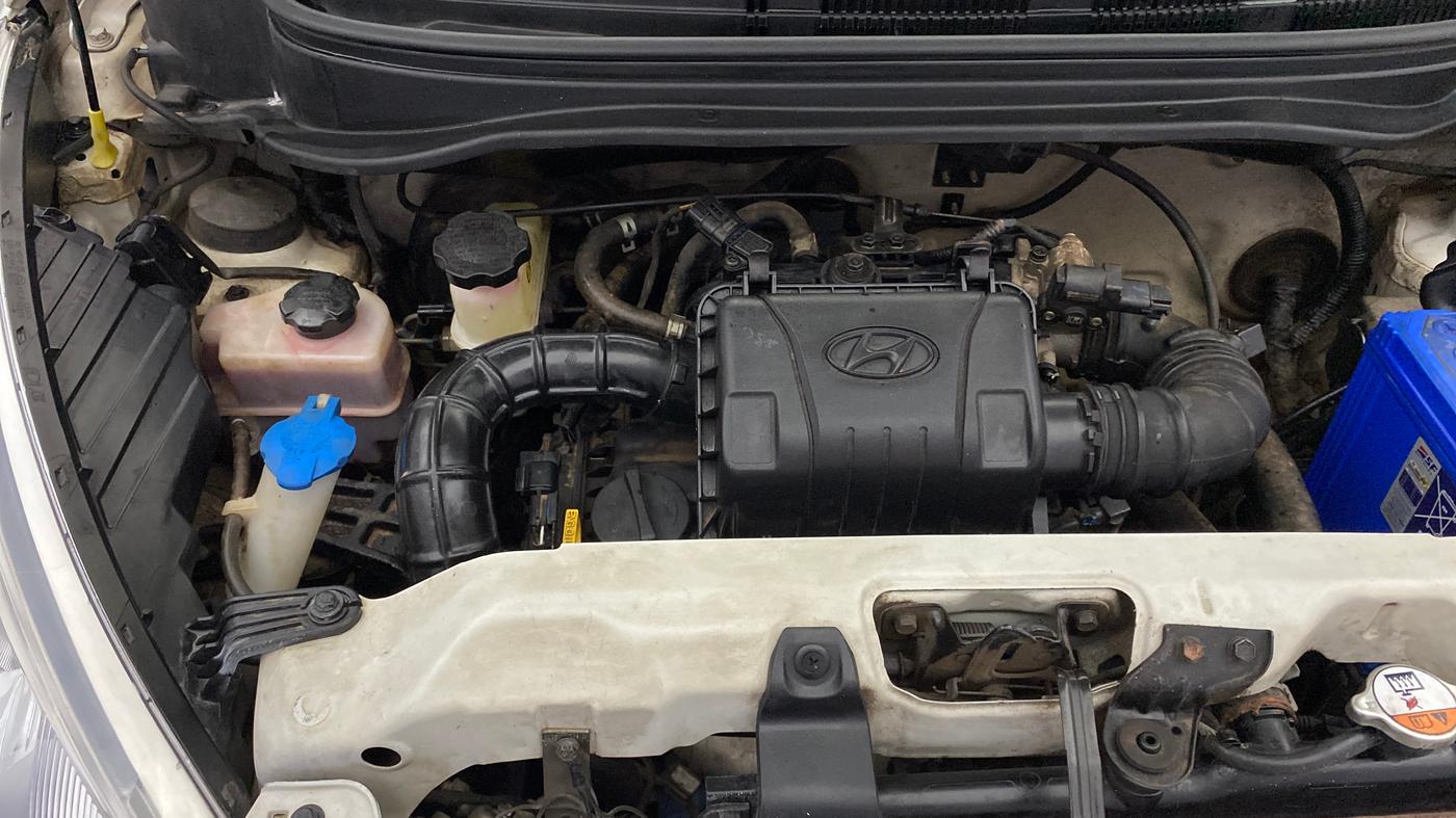 2018 Hyundai Eon SPORTZ, Petrol, Manual, 22,380 km, Engine View - Right
