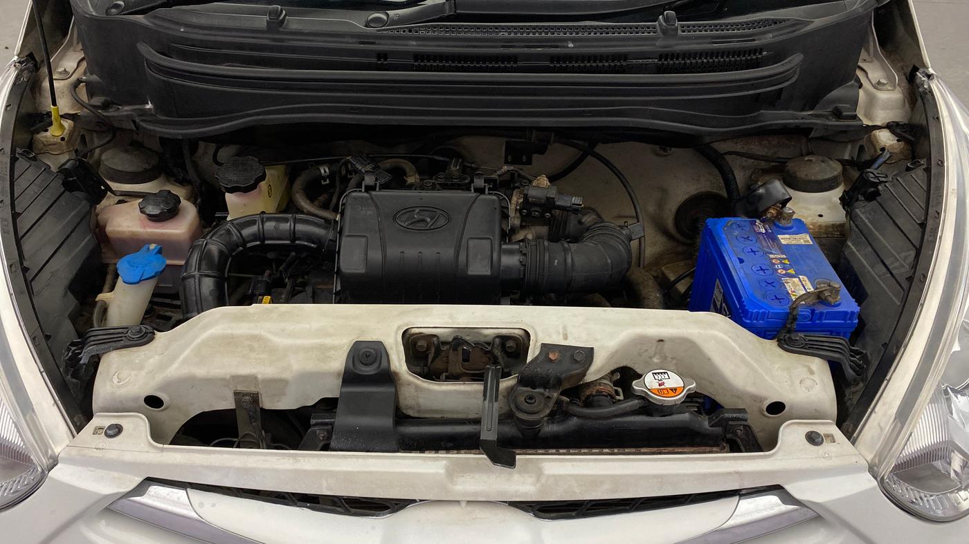 2018 Hyundai Eon SPORTZ, Petrol, Manual, 22,380 km, Engine View
